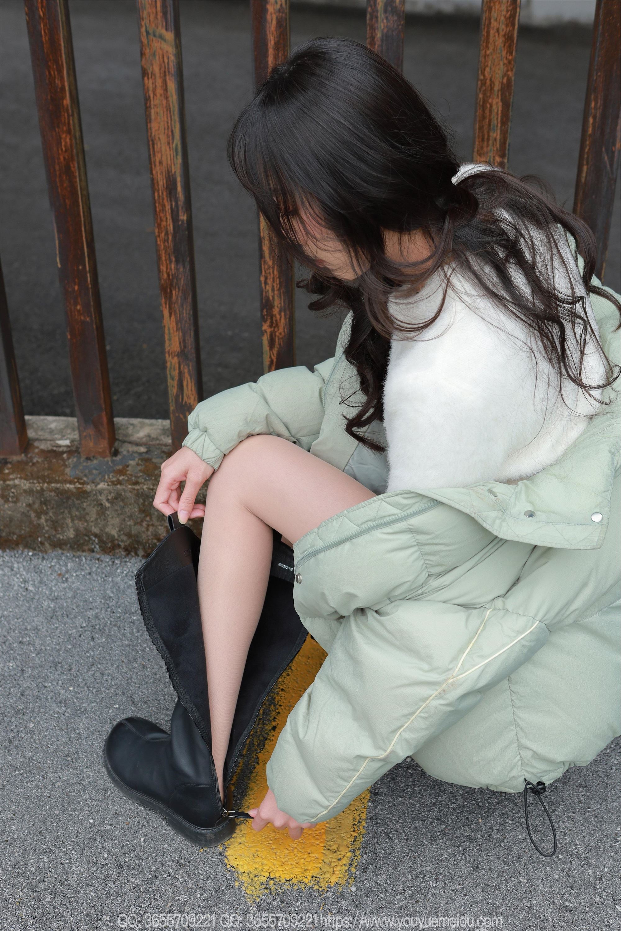 IESS异思趣向  2025.04.02 丝享家 2017 团团《长靴包臀裙（上）》